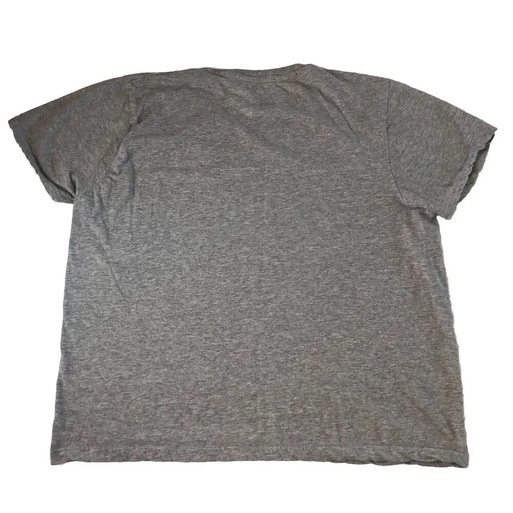 True Religion Mens Heather Gray V-Neck Short Sleeve T-Shirt Red Logo Size Large